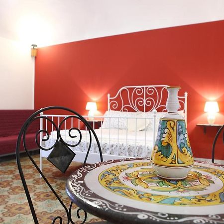 B&B Maia House Santo Stefano di Camastra Kültér fotó