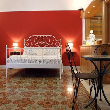 B&B Maia House Santo Stefano di Camastra Kültér fotó