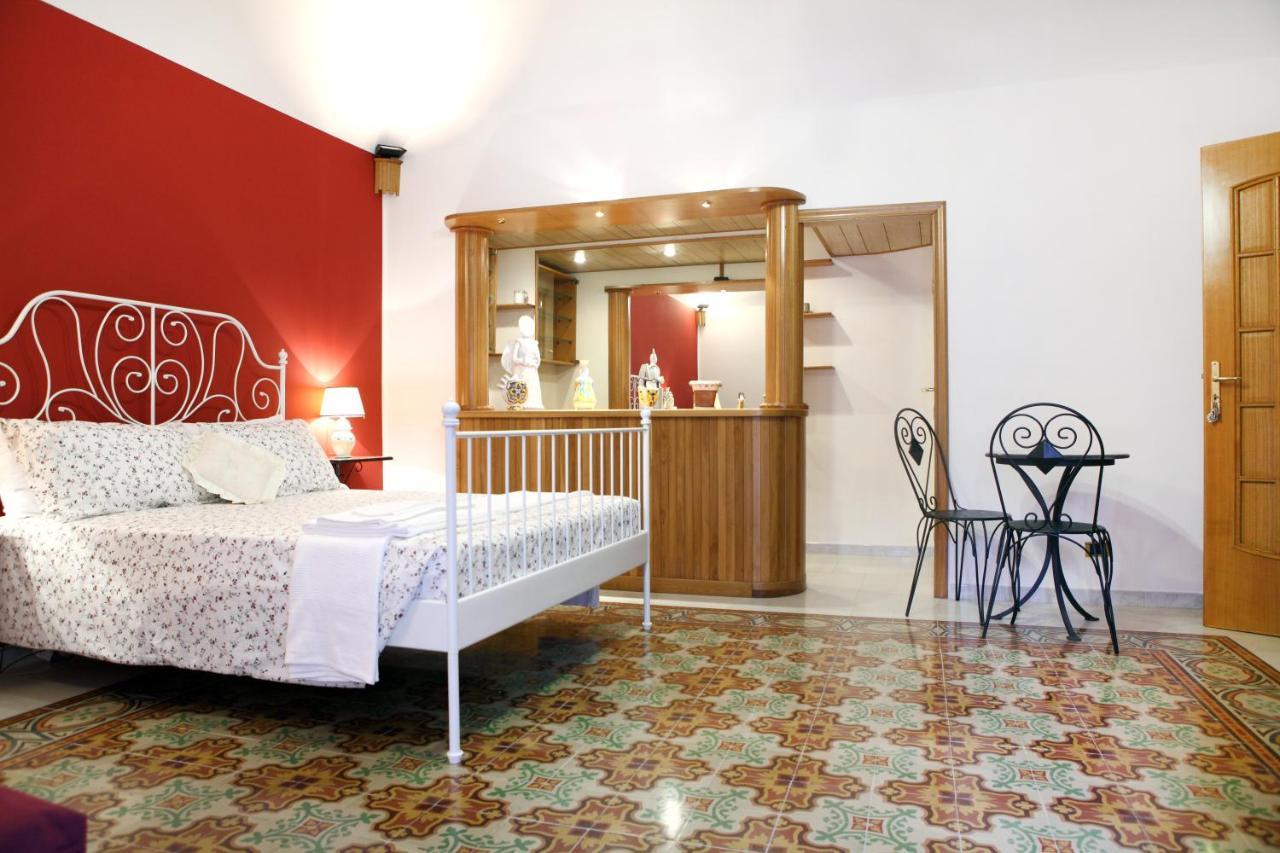 B&B Maia House Santo Stefano di Camastra Kültér fotó