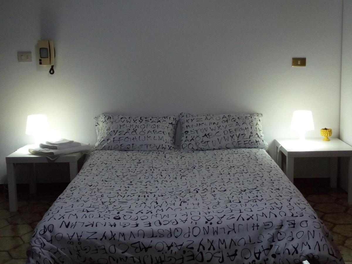 B&B Maia House Santo Stefano di Camastra Kültér fotó