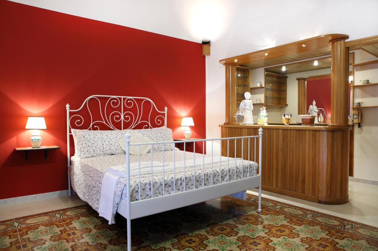 B&B Maia House Santo Stefano di Camastra Kültér fotó