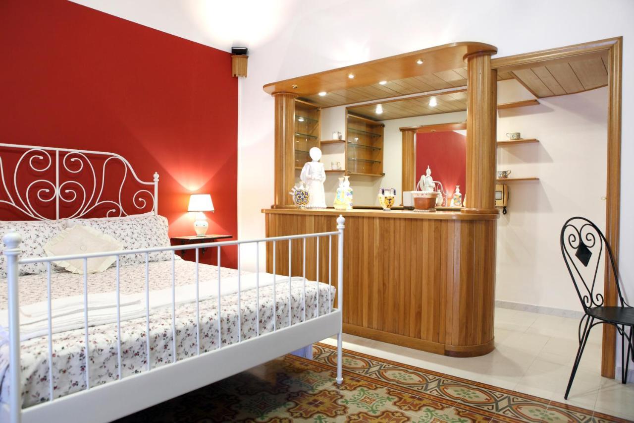 B&B Maia House Santo Stefano di Camastra Kültér fotó