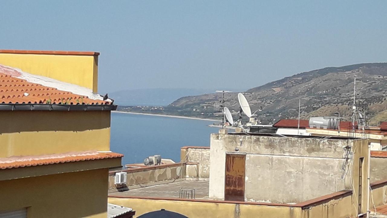 B&B Maia House Santo Stefano di Camastra Kültér fotó